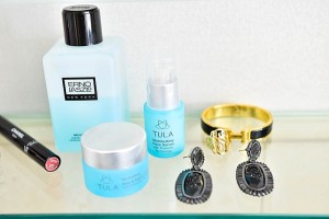 Travel Beauty Products, Beauty, Skincare, Skincare Routine, Clarisonic, Chanel, TULA Beauty, Hermes, Kendra Scott Earrings, La Mer Beauty, La Mer Skincare, Nordstrom Beauty, OPI Nailpolish, What beauty products to take on trips, keeping up your skincare regimen when you travel, travel beauty products, skincare regimen