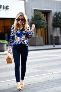 Banana-Republic-Jeans, Banana-Republic-Blouse, What-moves-you, Floral-blouse